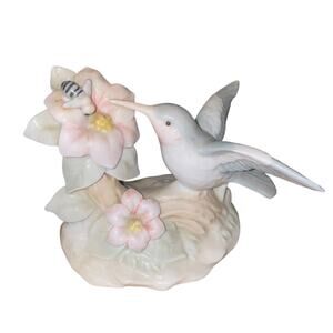Vintage 3.5" Gaylord George Good Porcelain Hummingbird Flower & Bee Figurine